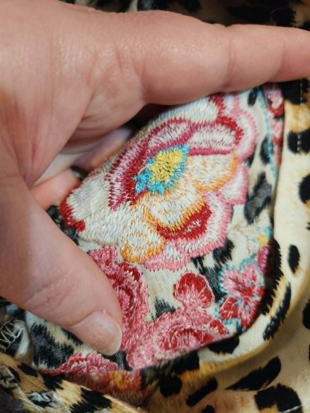 Savanna Jane Small Patchwork Applique Boho Blouse Leopard Print Floral Artsy Top - Picture 6 of 6